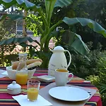 Mas Saint-ange Nocleg ze śniadaniem