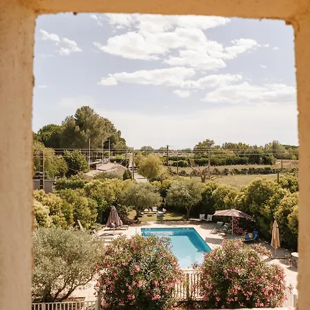 Bed & Breakfast Mas Saint-ange 2*