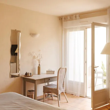 Mas Saint-ange Bed & Breakfast 2*
