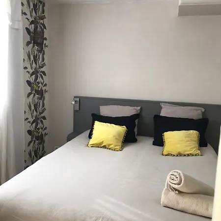 Oda ve Kahvaltı Mas Saint-ange 4*