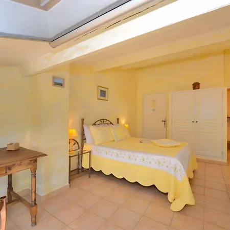 Mas Saint-ange Bed & Breakfast